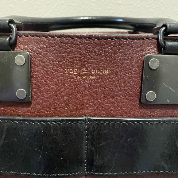 Elegant Burgundy and Black Leather Bag - Picture 4 of 8